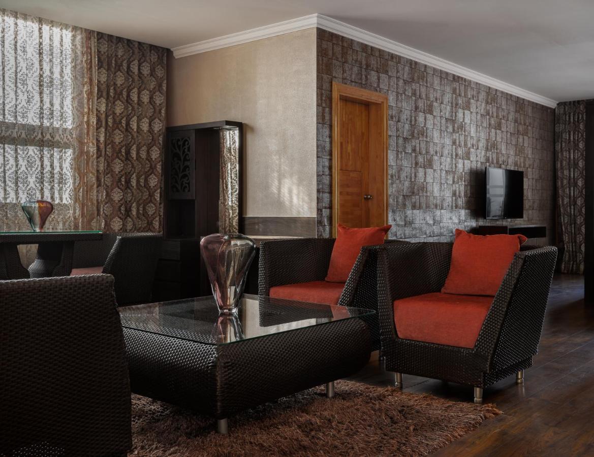 ザ パノラミック ゲートウェイ ホテル ムンナール エクステリア 写真 A 3D rendering of a living room