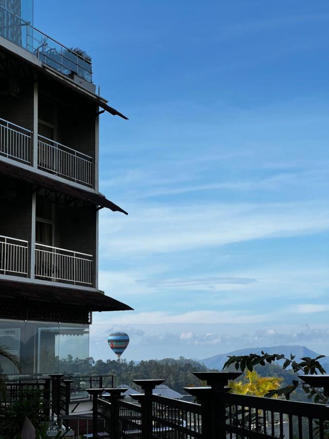 ザ パノラミック ゲートウェイ ホテル ムンナール エクステリア 写真 The observation tower
