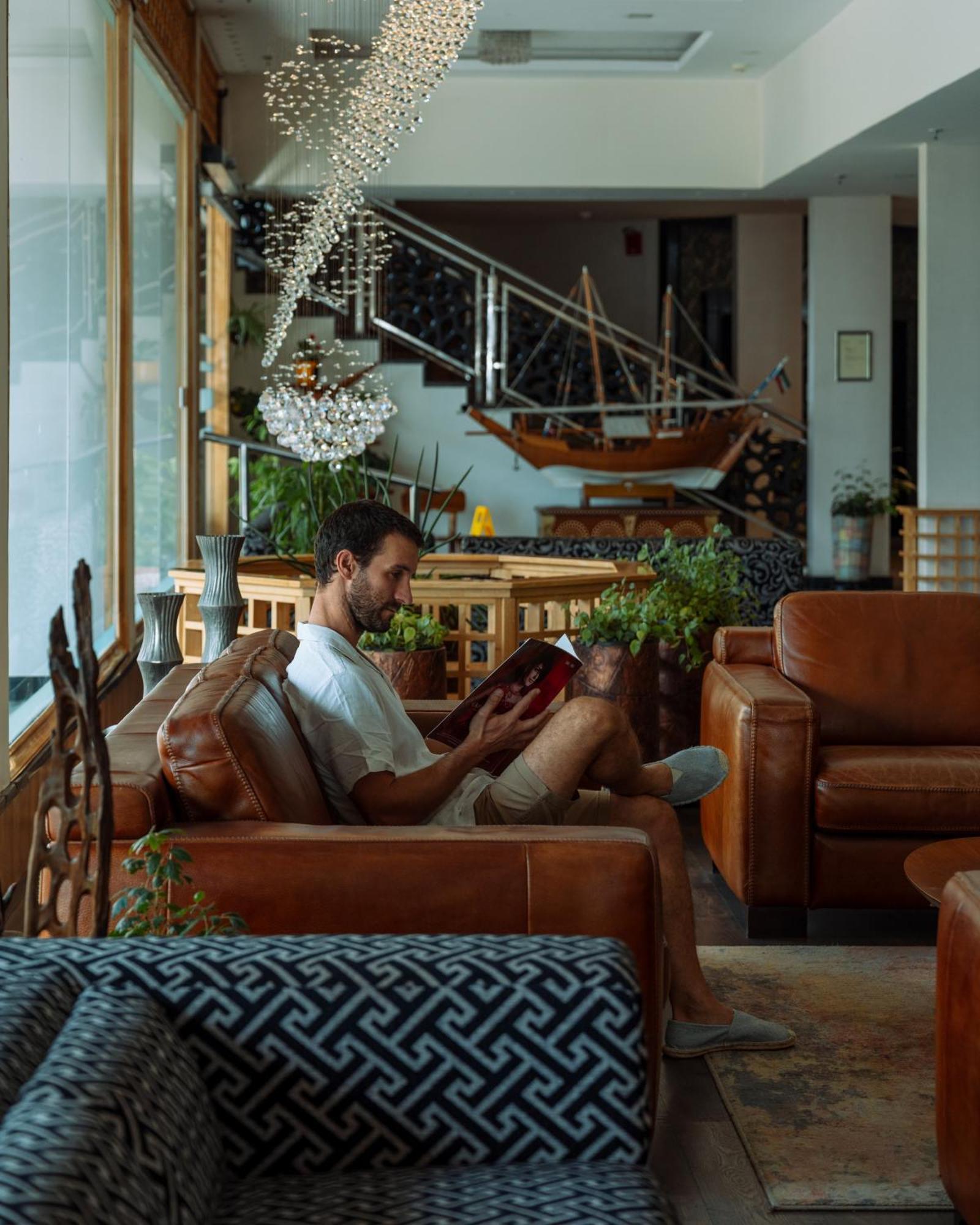 ザ パノラミック ゲートウェイ ホテル ムンナール エクステリア 写真 The interior of the hotel