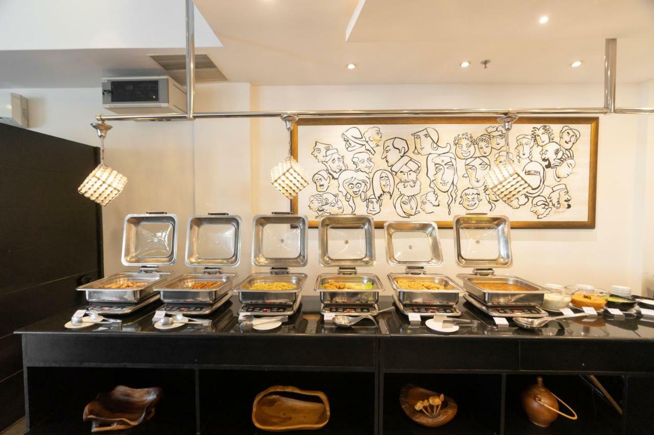 ザ パノラミック ゲートウェイ ホテル ムンナール エクステリア 写真 A chafing dish buffet