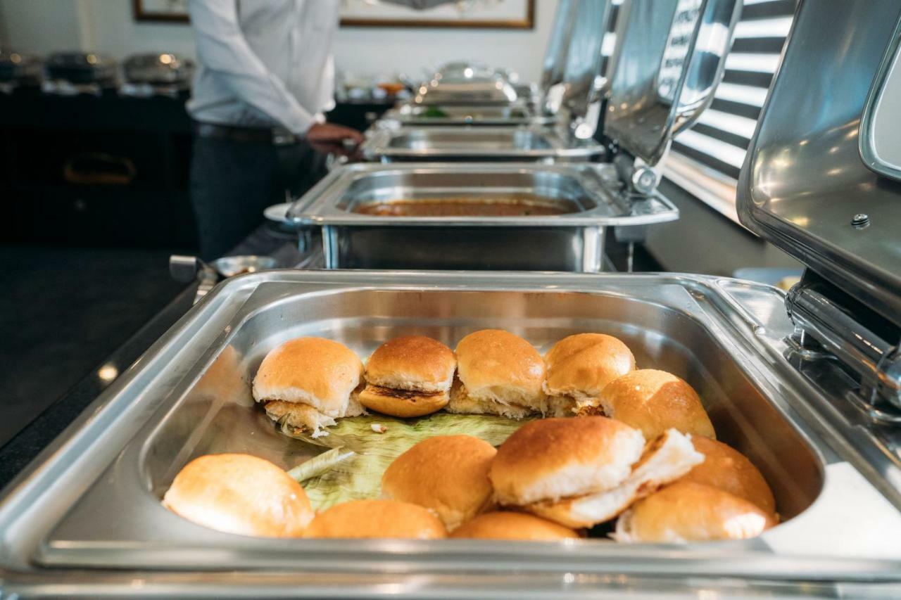 ザ パノラミック ゲートウェイ ホテル ムンナール エクステリア 写真 A chafing dish with food